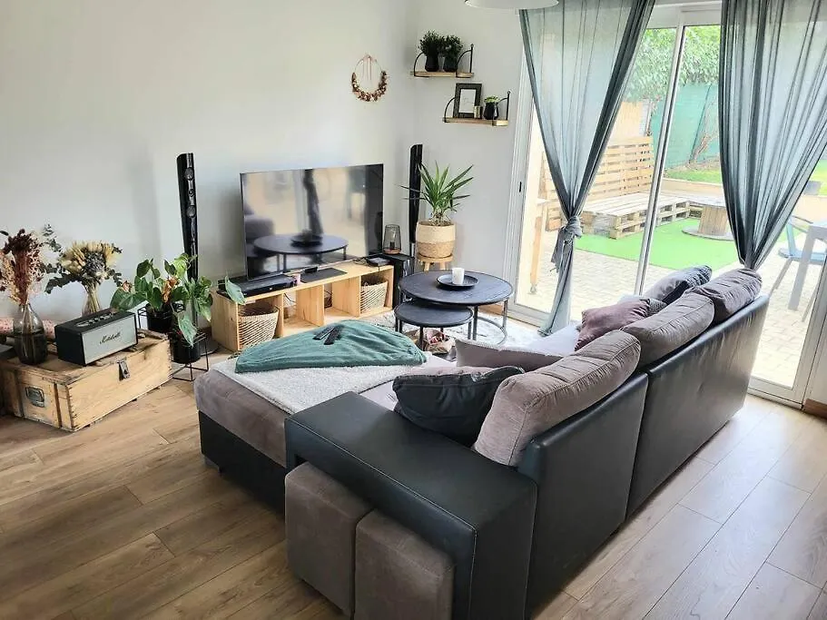 Cabana & Le Cocon D'Anais - Maison Avec Terrasse Apartment Chadrac 0*,  France